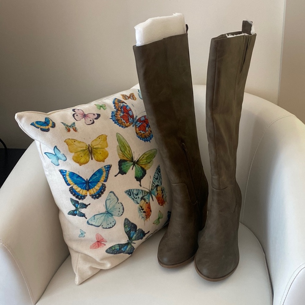 Brand new boots! Madden girl, size 8.5, brown! Perfect for fall!